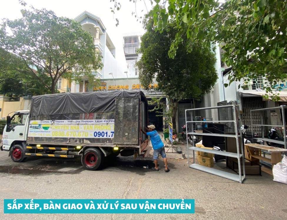 Sắp xếp bàn giao và xử lý sau vận chuyển