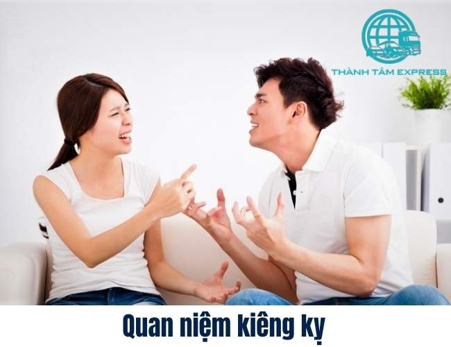 Về nhà mới có nên kiêng quan hệ vợ chồng